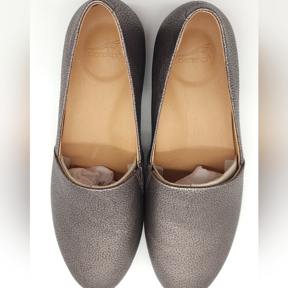 Dansko Larisa Women's Metallic Pewter Slip On Flats Size 7.5-8 EU 38 - Picture 7 of 9